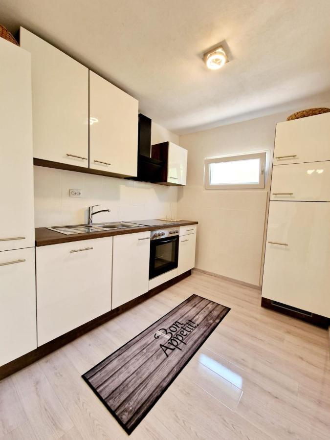 Split Apartment Apartament *